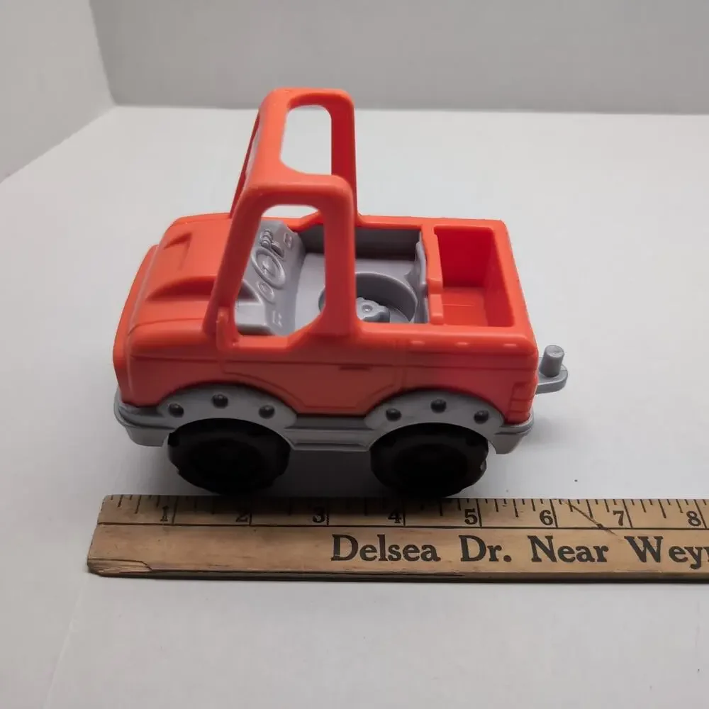 Lot of 2 Fisher Price Little People Help a Friend Pick‎ Up Truck 2017 Mattel